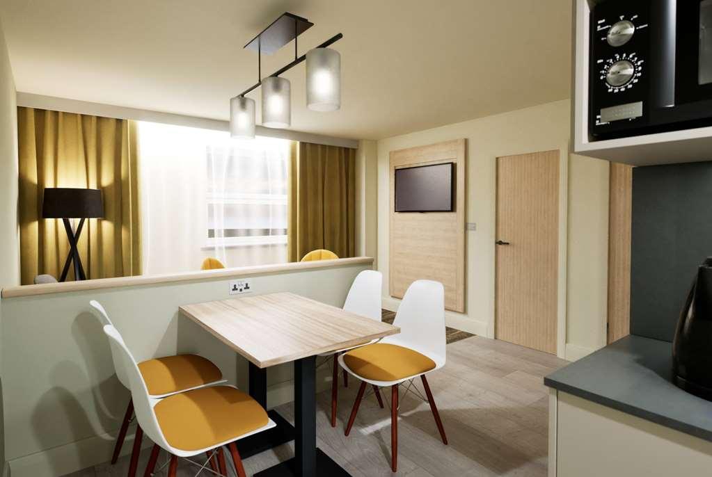 Super 8 By Wyndham Chester East Pokoj fotografie