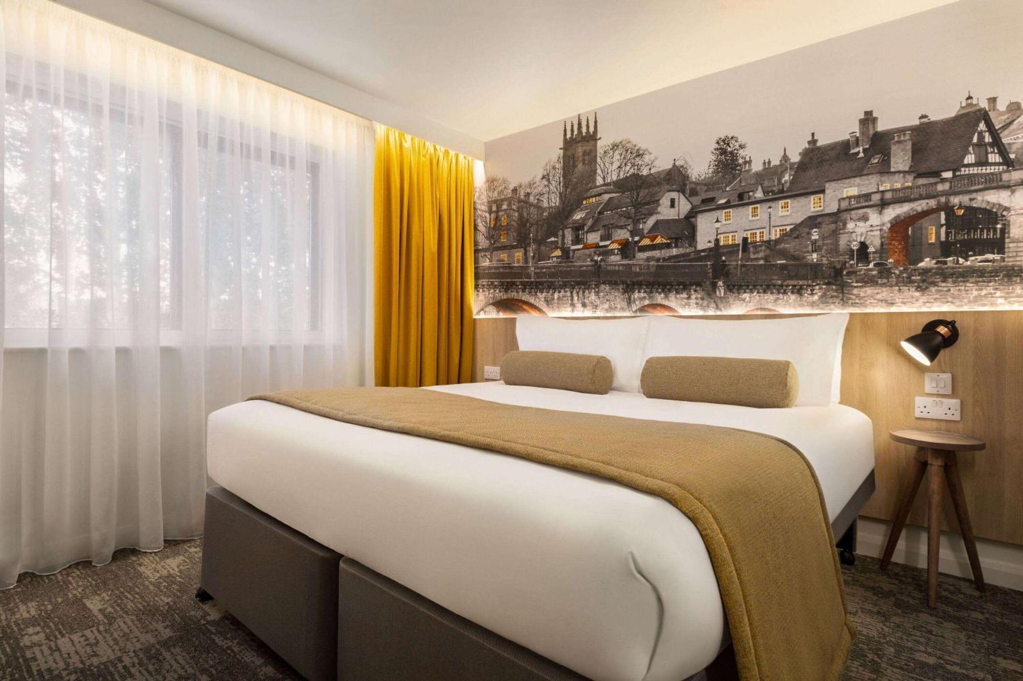 Super 8 By Wyndham Chester East Exteriér fotografie